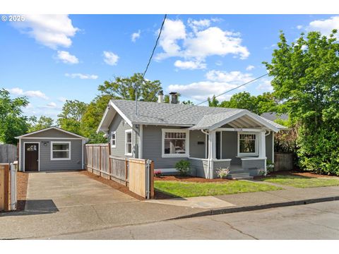 8316 SE RAYMOND CT Portland OR 97266