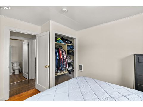 Tiny photo for 12 N Cannon St, Lowell, OR 97452 (MLS # 170451247)