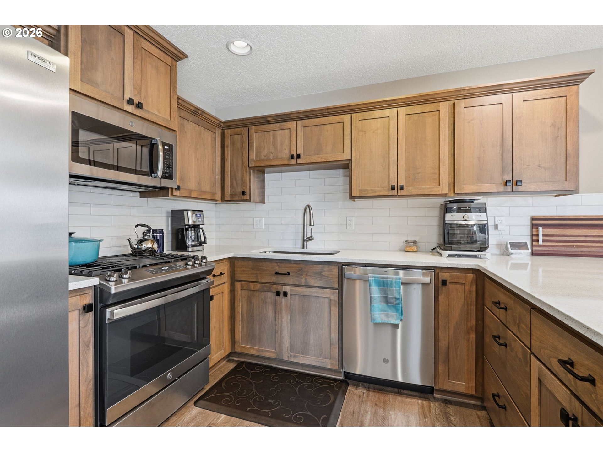 16994 UNIVERSITY AVE