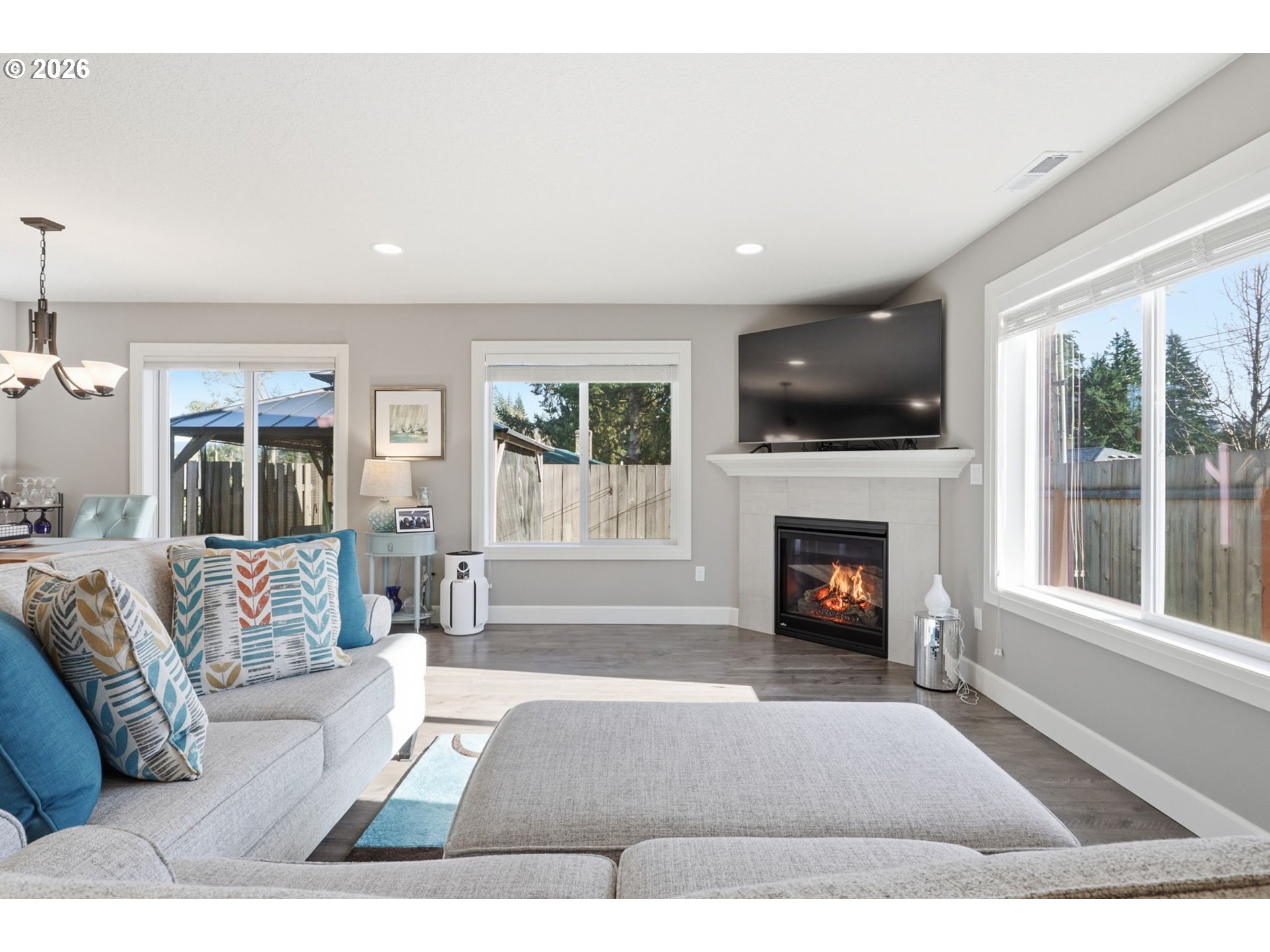 16994 UNIVERSITY AVE