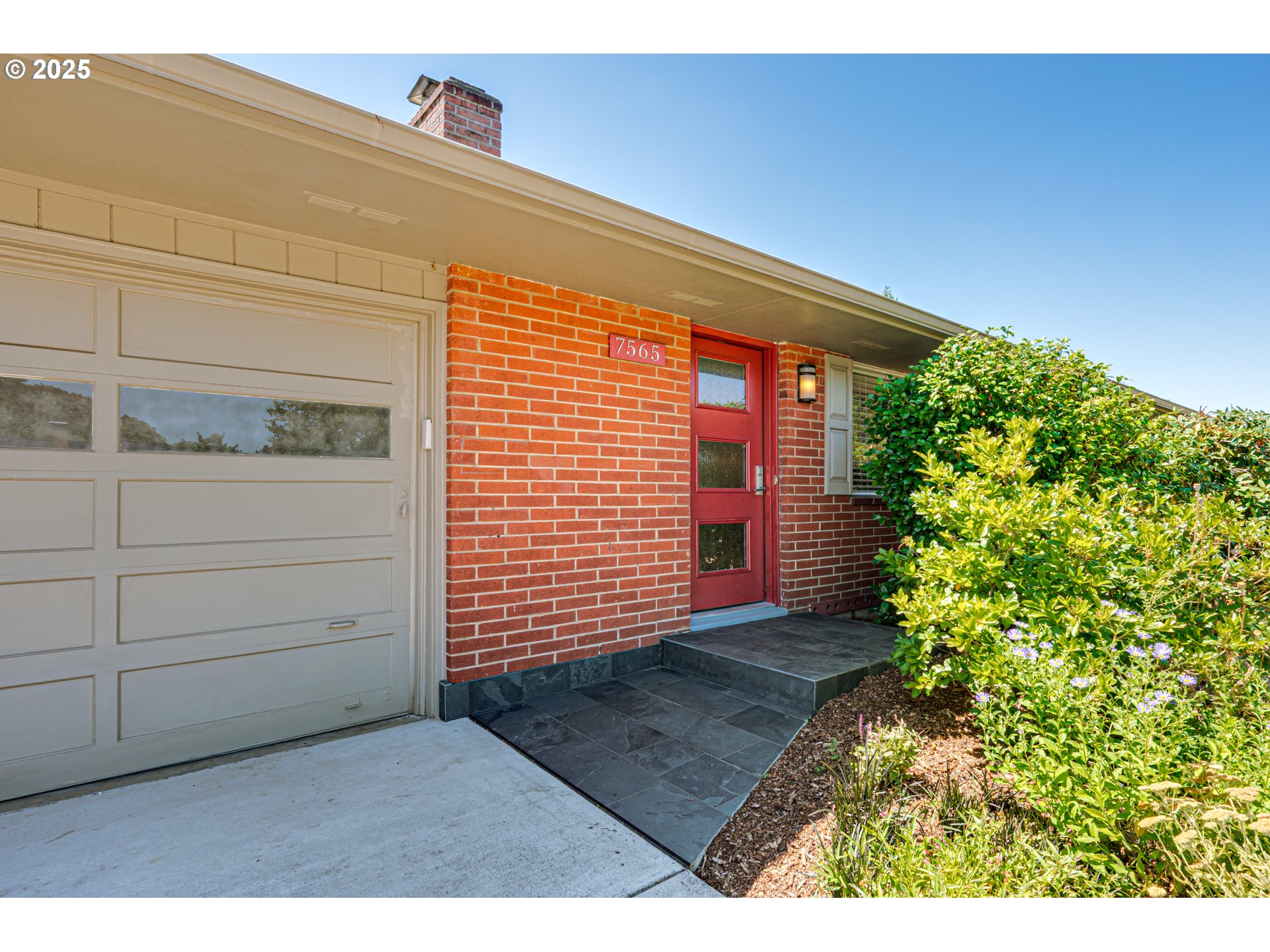 7565 CAROLINA LN