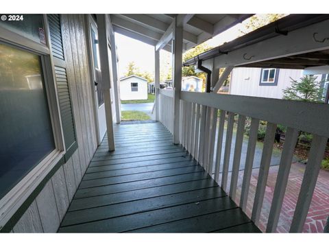 A home in Coos Bay