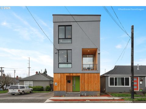 4929 N MARYLAND AVE Portland OR 97217