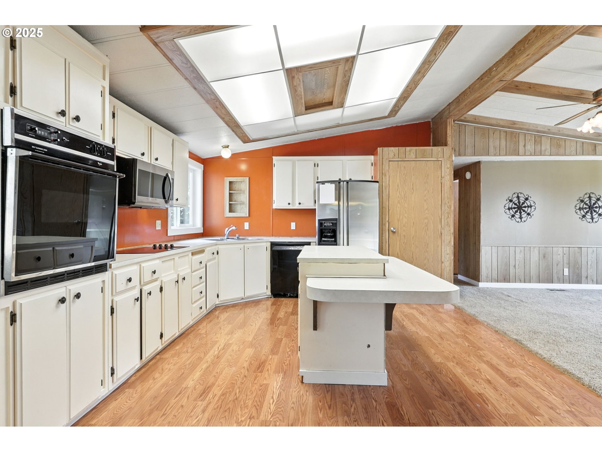 126 W 15TH ST