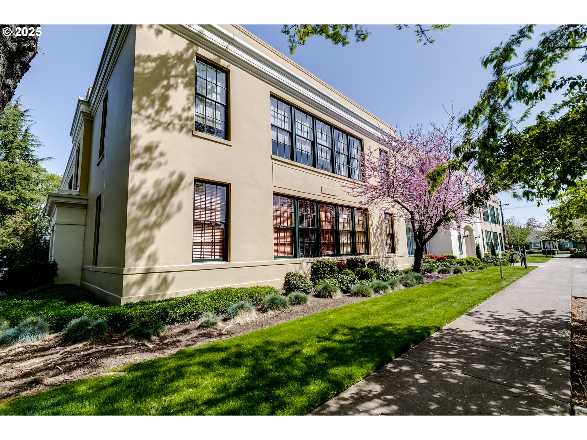 650 W 12TH AVE 119