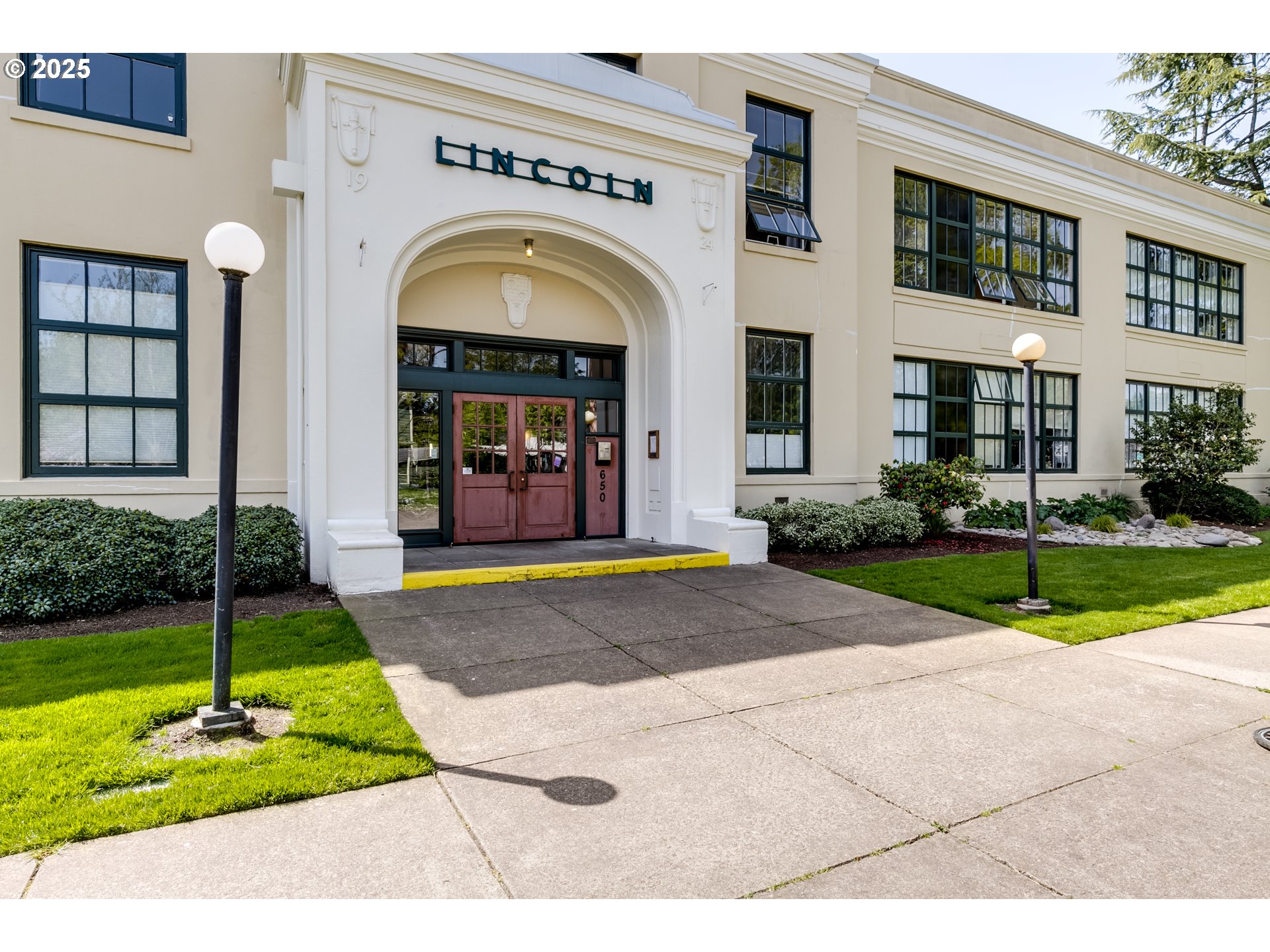 650 W 12TH AVE 119