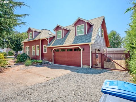 A home in Mt Angel