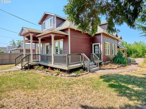 A home in Mt Angel