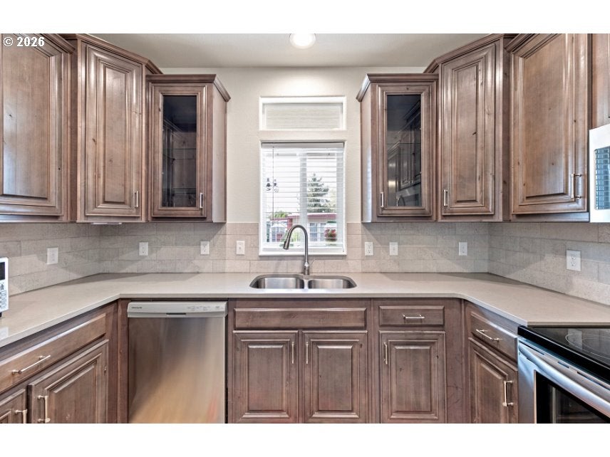 1800 LAKEWOOD CT 63