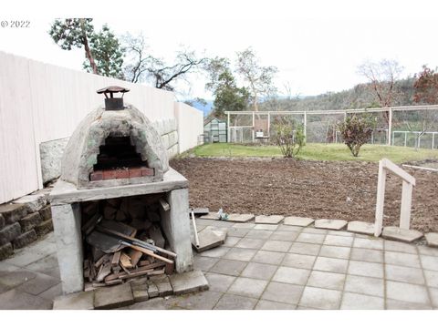 A home in Roseburg