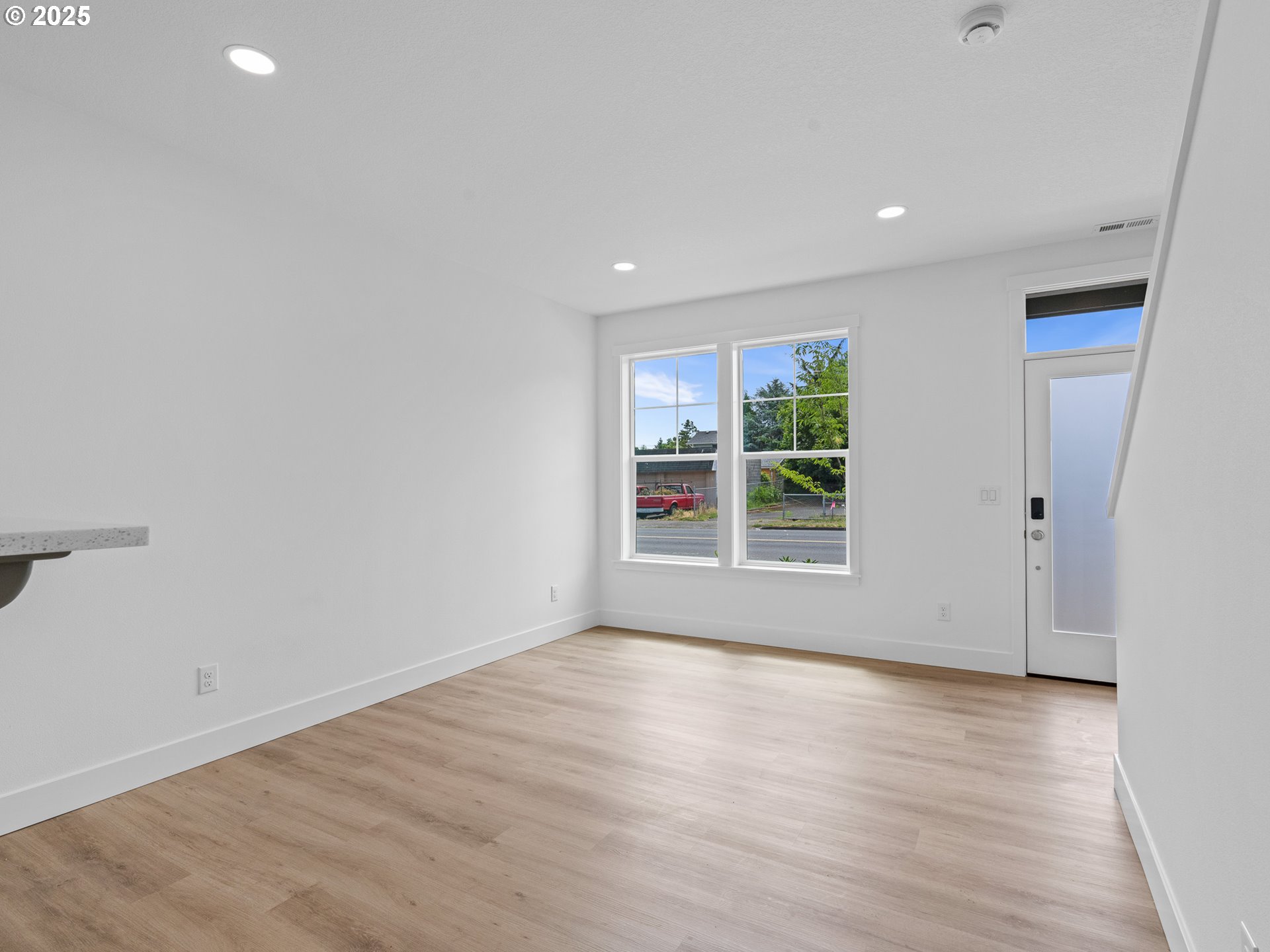 7423 NE Fremont ST