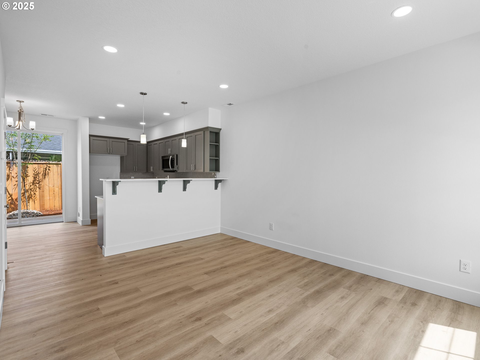 7423 NE Fremont ST