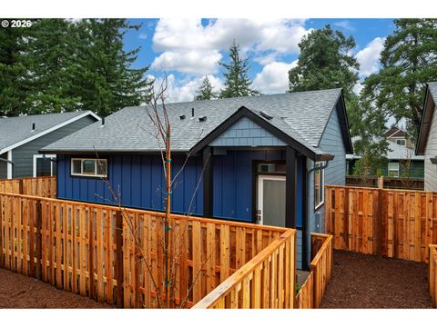 6225 SE Knapp ST B Portland OR 97206