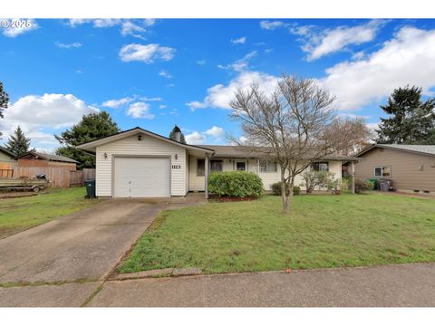 1113 CANDLELIGHT DR Eugene OR 97402