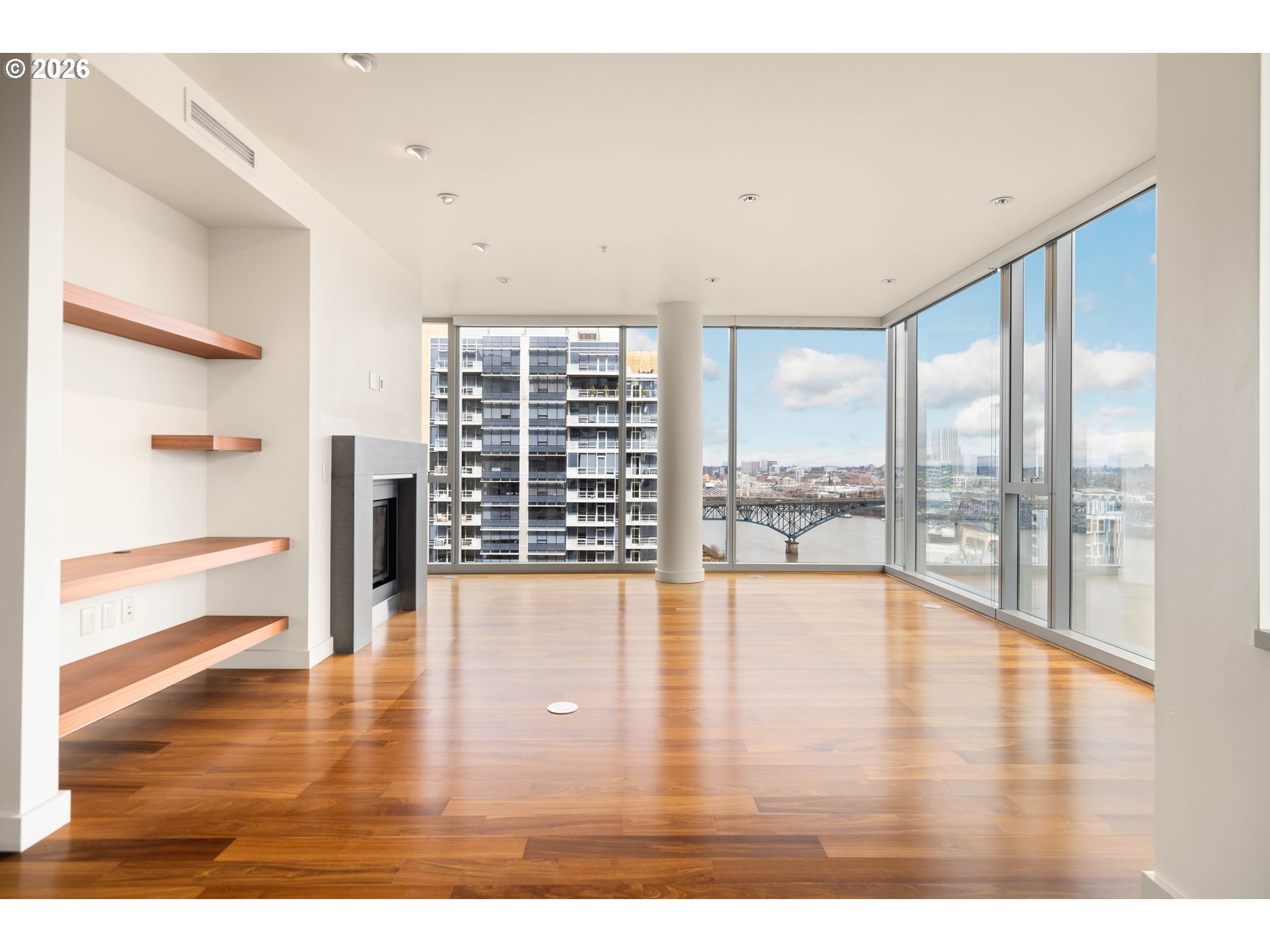 841 S GAINES ST 1606