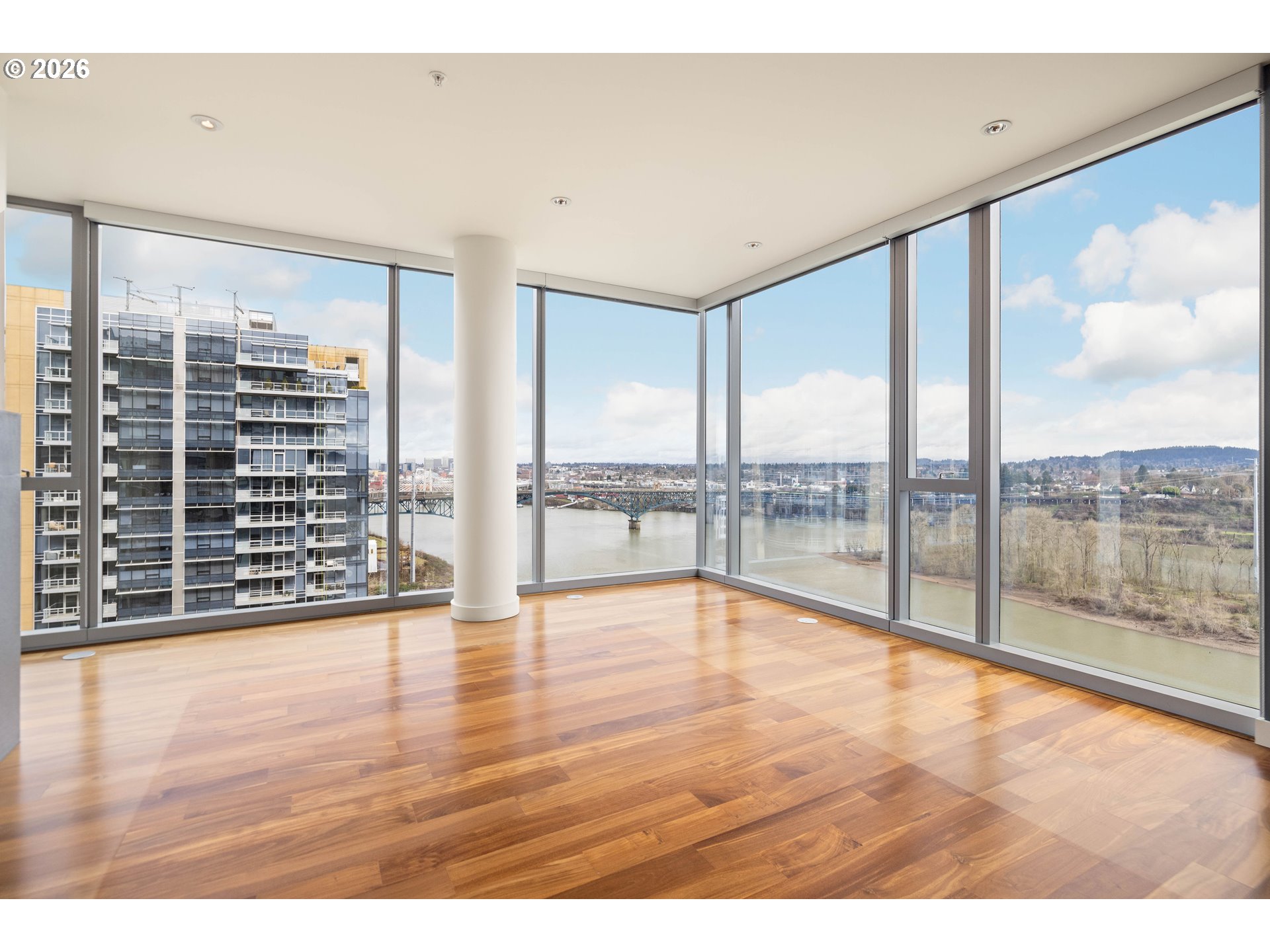 841 S GAINES ST 1606