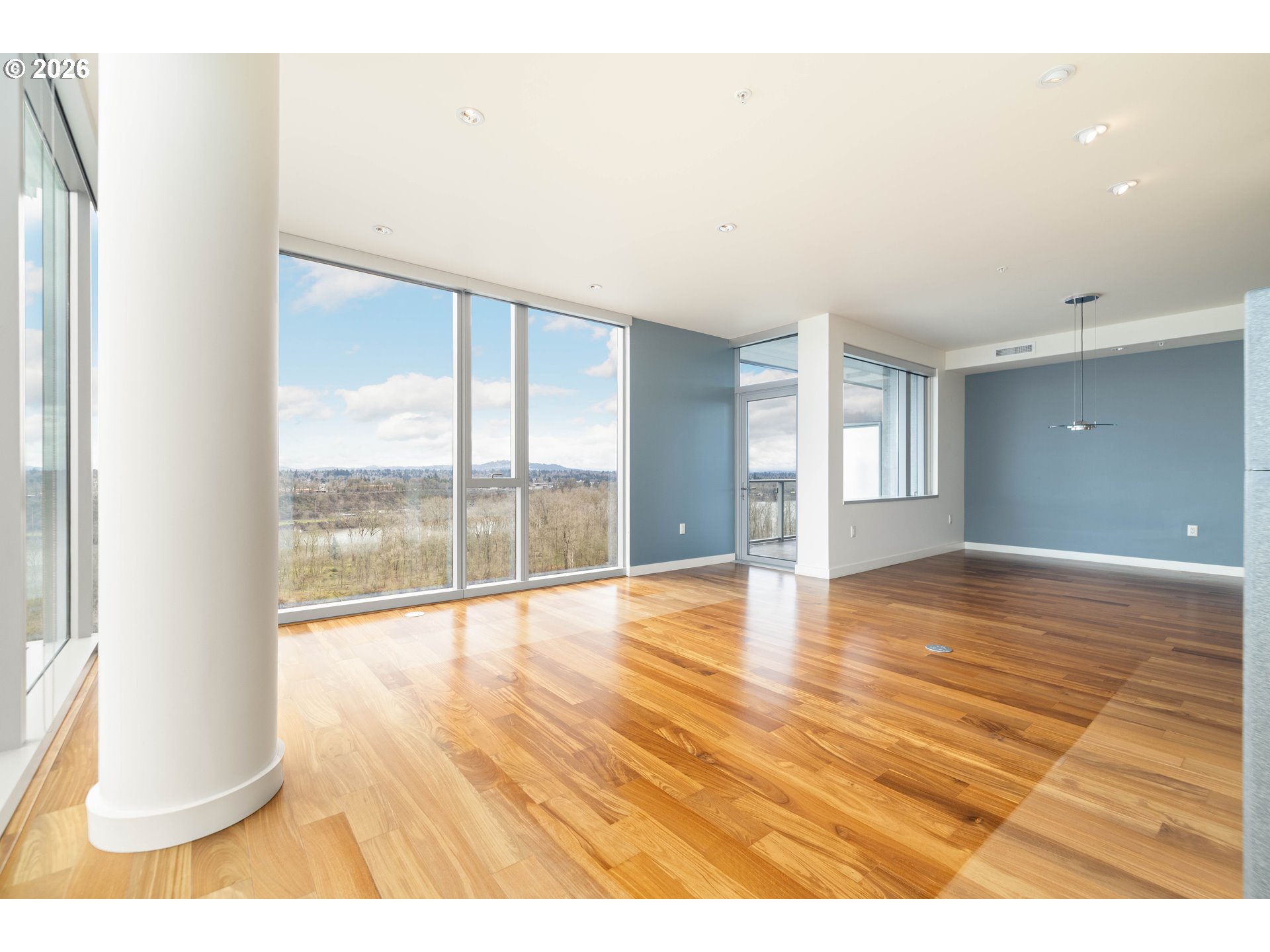 841 S GAINES ST 1606