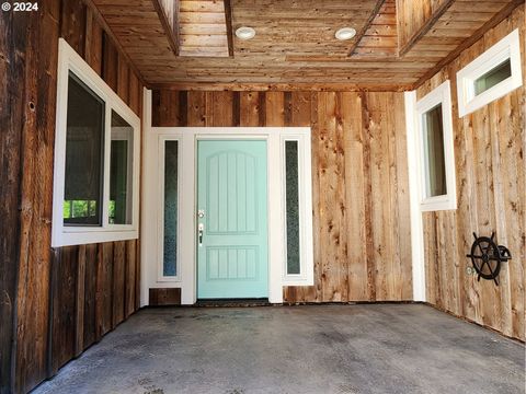 A home in Port Orford