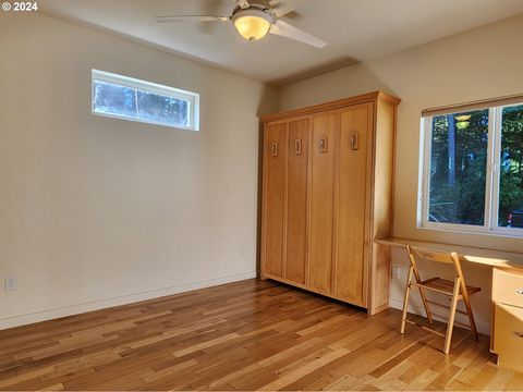 A home in Port Orford