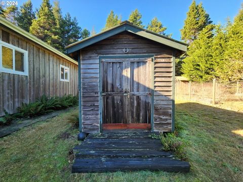 A home in Port Orford