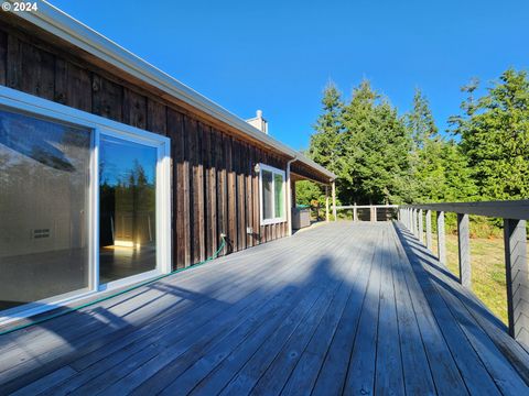 A home in Port Orford