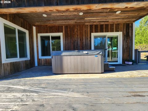 A home in Port Orford