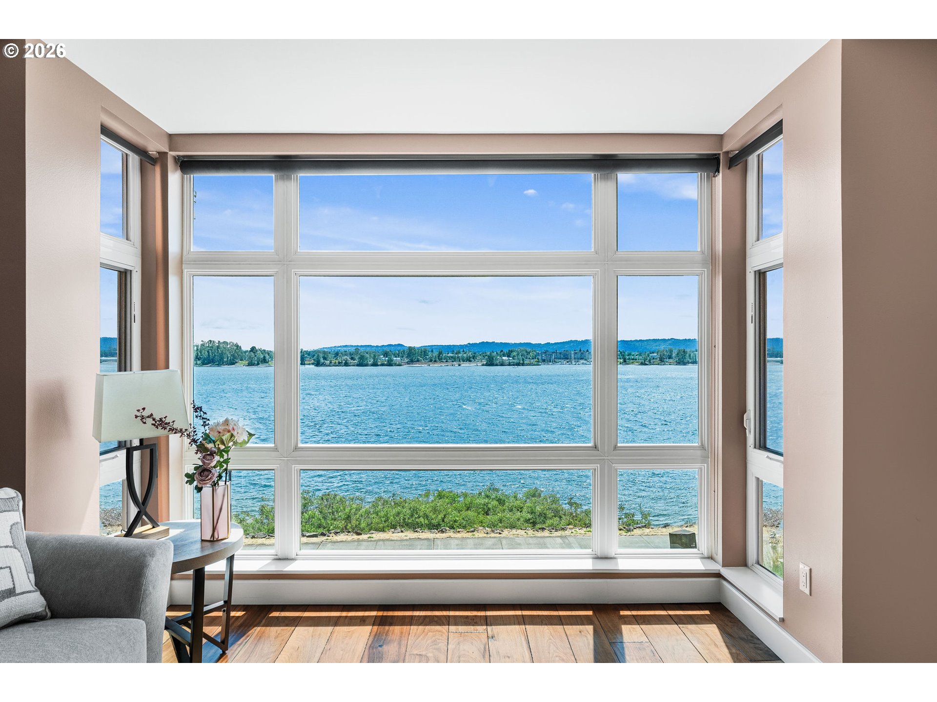 2015 SE COLUMBIA RIVER DR 220