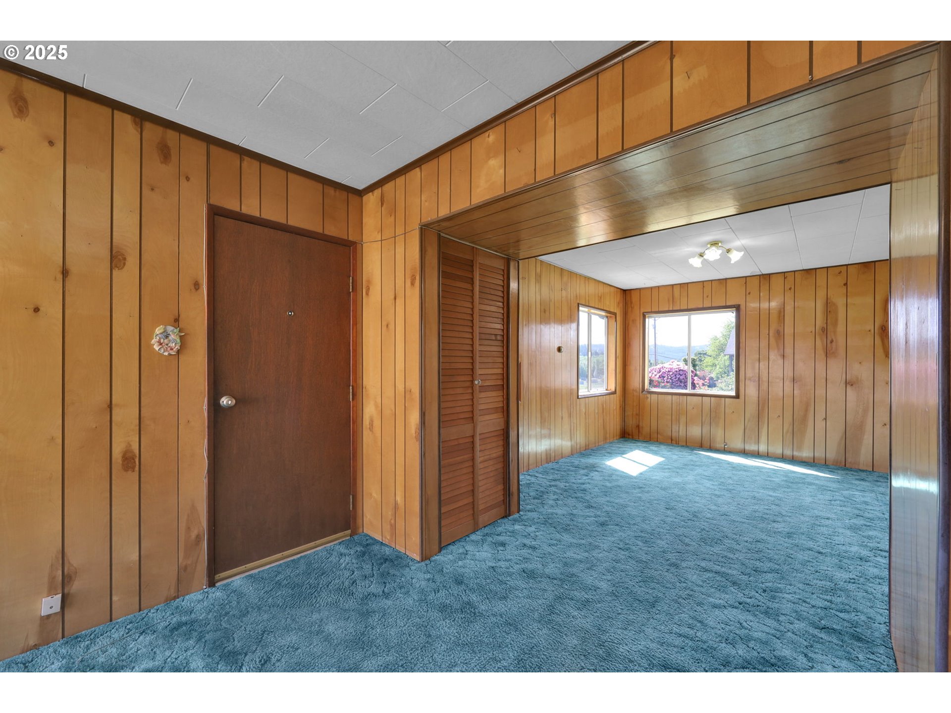 807 CEDAR ST