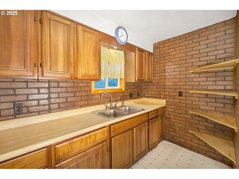 Tiny photo for 48395 High Leah Dr, Oakridge, OR 97463 (MLS # 448541365)