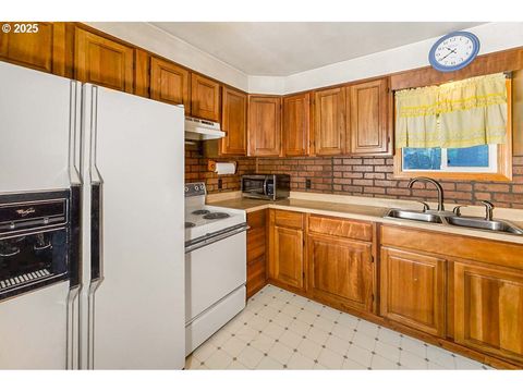 Tiny photo for 48395 High Leah Dr, Oakridge, OR 97463 (MLS # 448541365)