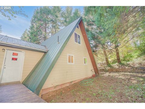 Tiny photo for 48395 High Leah Dr, Oakridge, OR 97463 (MLS # 448541365)