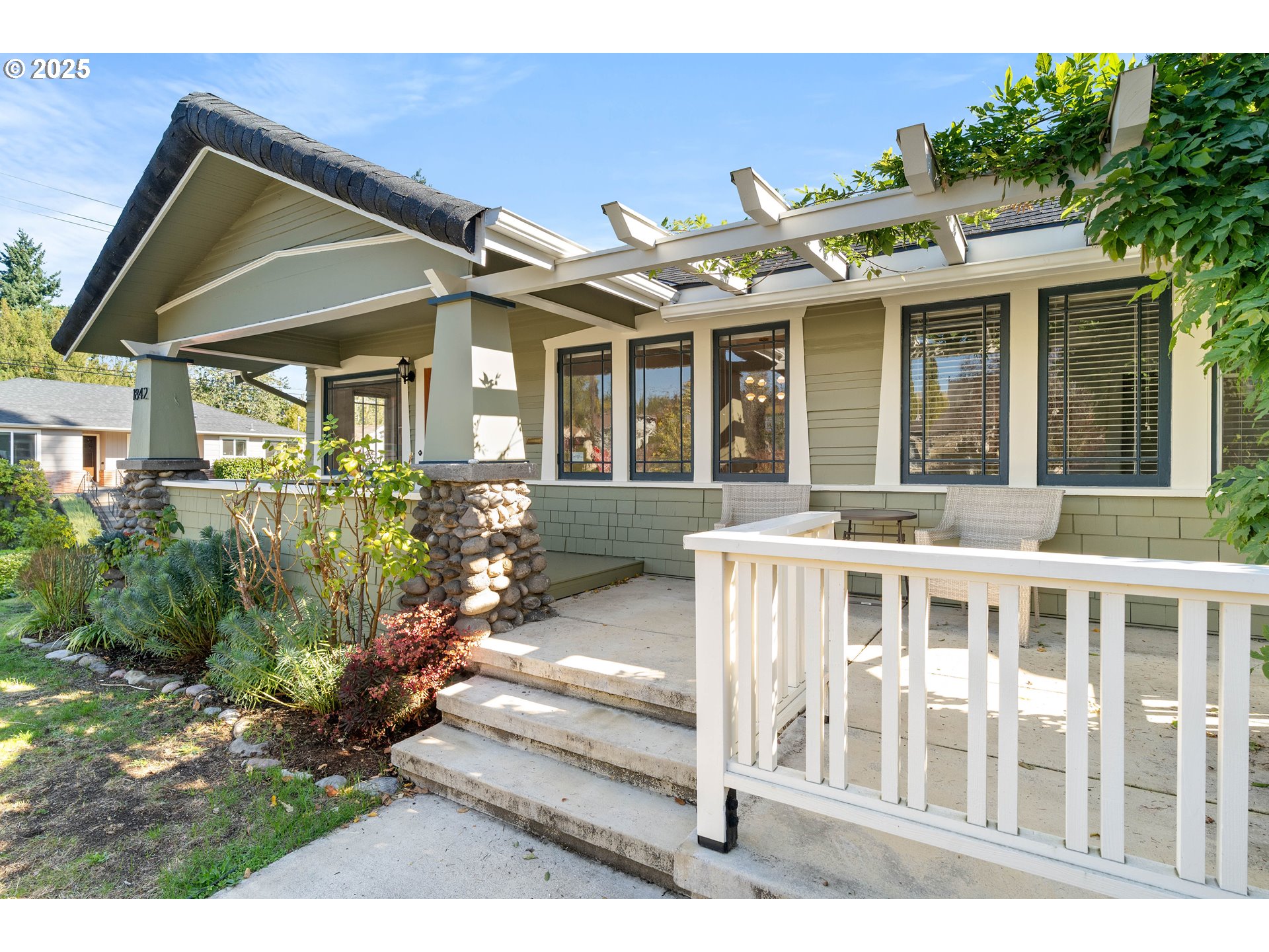 1842 NE 54TH AVE