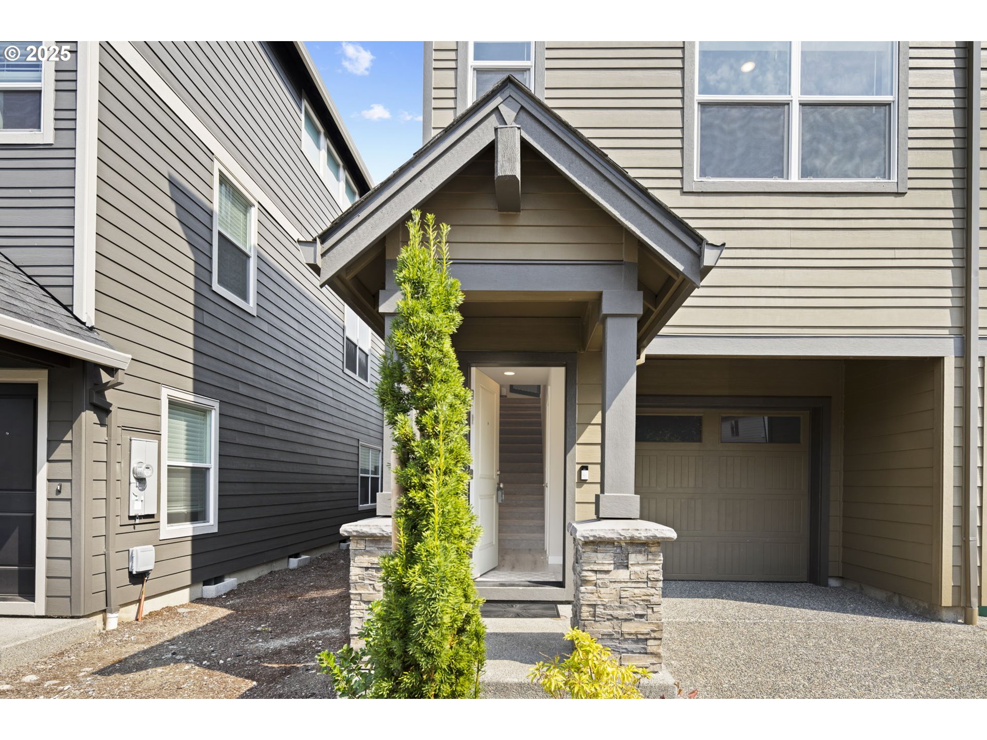176 SW HEWITT AVE