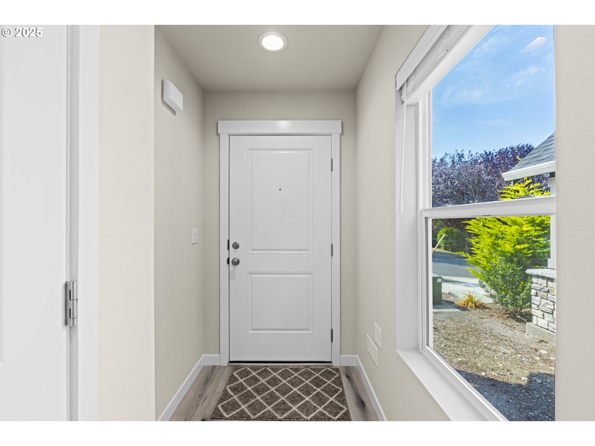 176 SW HEWITT AVE