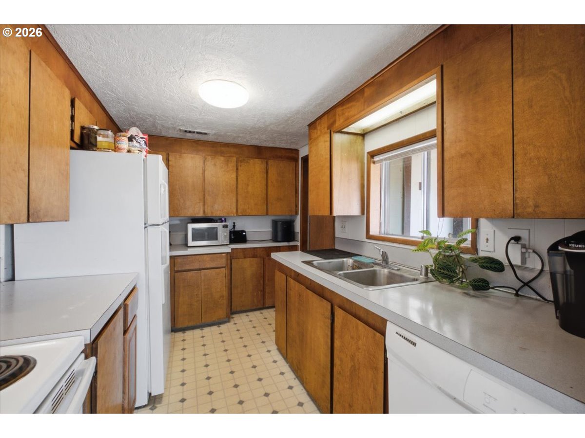 33120 S Meridian Rd, Woodburn, OR, 97071, USA, 3 Bedrooms Bedrooms, ,2 BathroomsBathrooms,Residential,Active,33120 S Meridian Rd,107152623