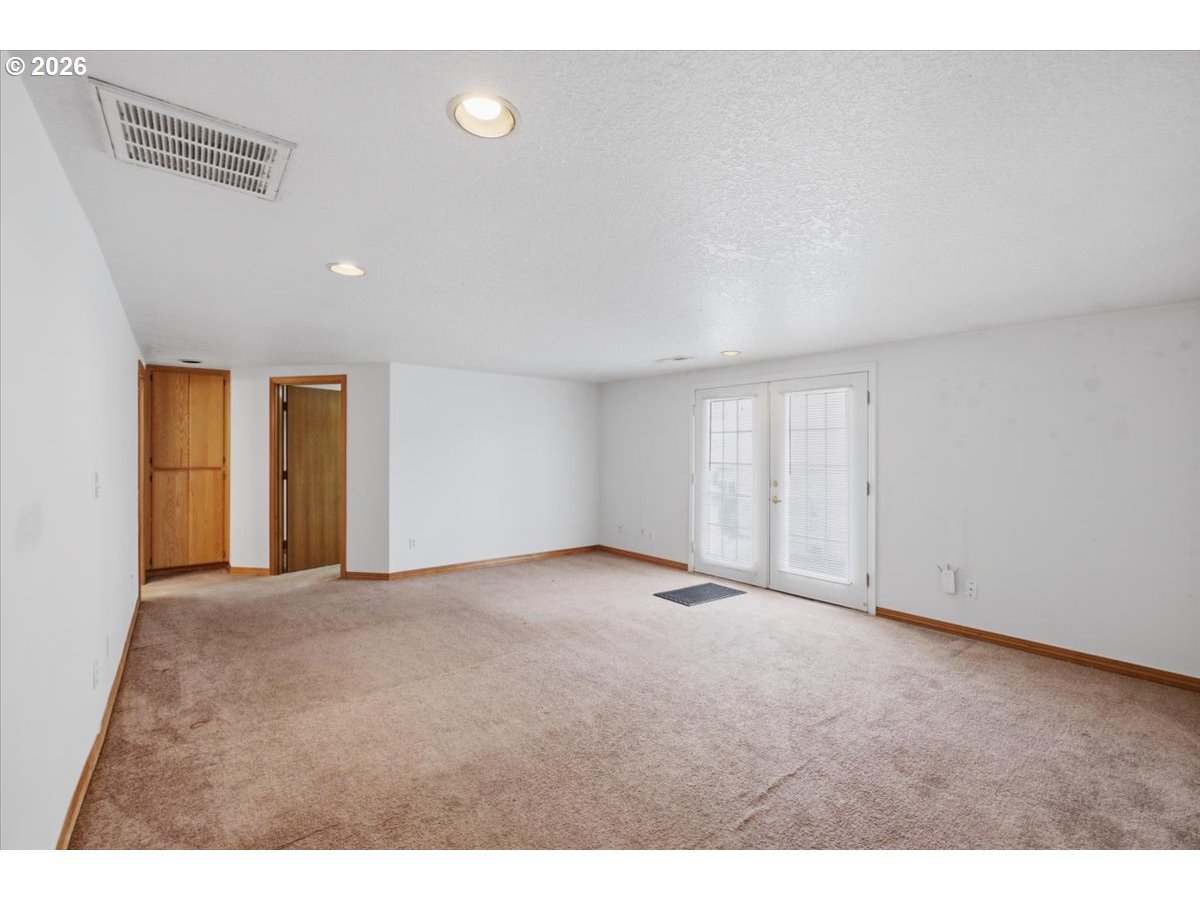 33120 S Meridian Rd, Woodburn, OR, 97071, USA, 3 Bedrooms Bedrooms, ,2 BathroomsBathrooms,Residential,Active,33120 S Meridian Rd,107152623
