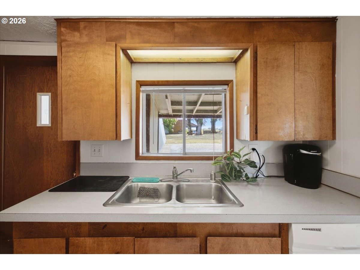 33120 S Meridian Rd, Woodburn, OR, 97071, USA, 3 Bedrooms Bedrooms, ,2 BathroomsBathrooms,Residential,Active,33120 S Meridian Rd,107152623