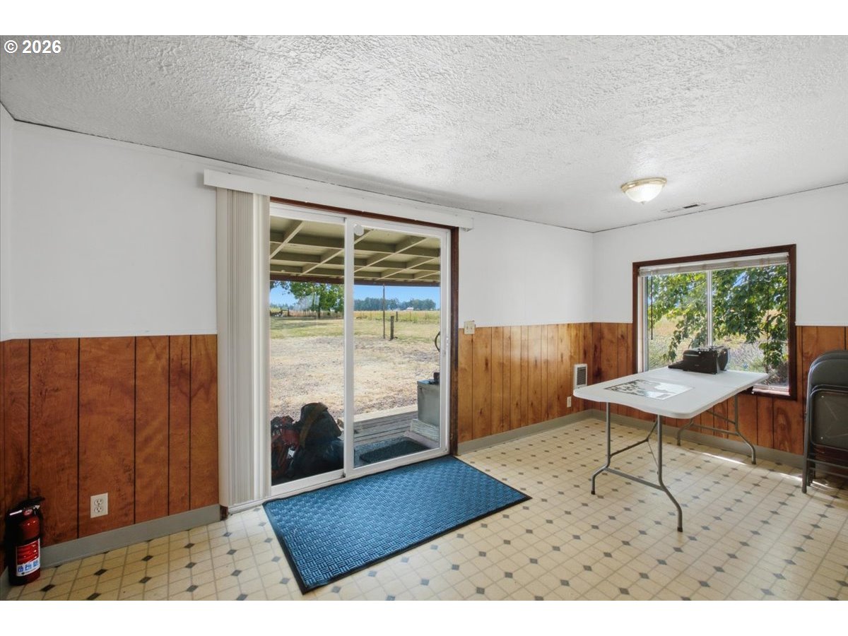 33120 S Meridian Rd, Woodburn, OR, 97071, USA, 3 Bedrooms Bedrooms, ,2 BathroomsBathrooms,Residential,Active,33120 S Meridian Rd,107152623