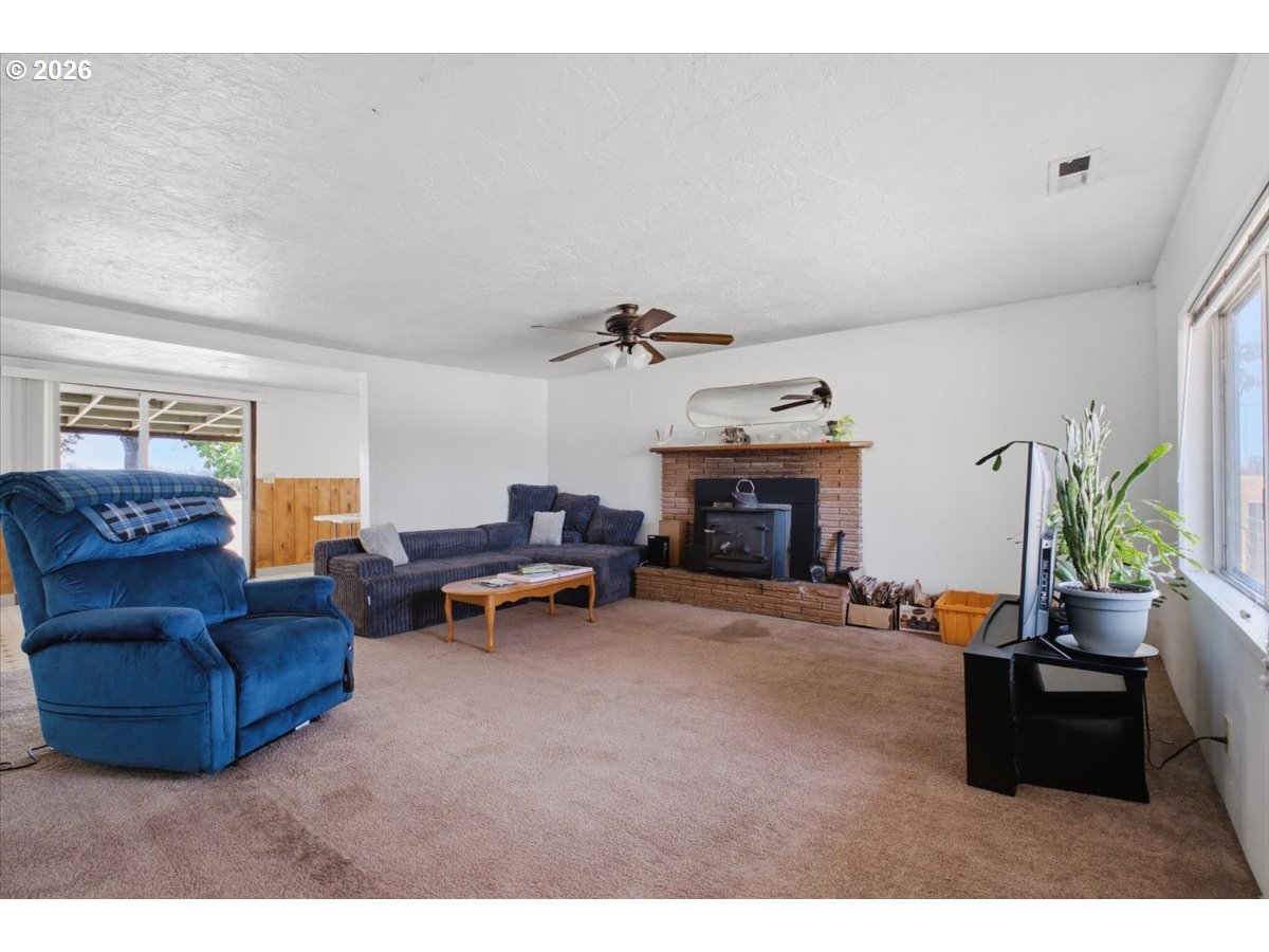 33120 S Meridian Rd, Woodburn, OR, 97071, USA, 3 Bedrooms Bedrooms, ,2 BathroomsBathrooms,Residential,Active,33120 S Meridian Rd,107152623