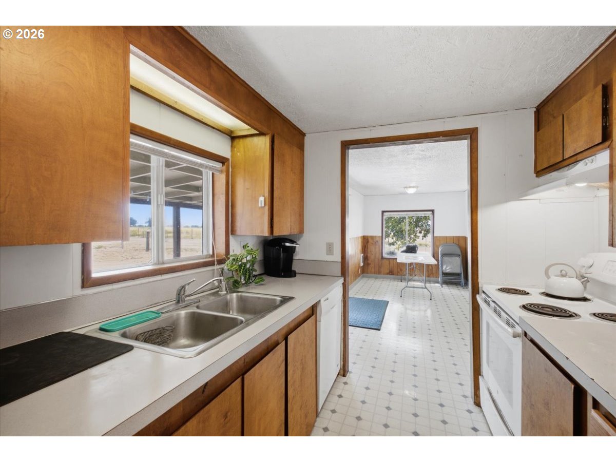 33120 S Meridian Rd, Woodburn, OR, 97071, USA, 3 Bedrooms Bedrooms, ,2 BathroomsBathrooms,Residential,Active,33120 S Meridian Rd,107152623