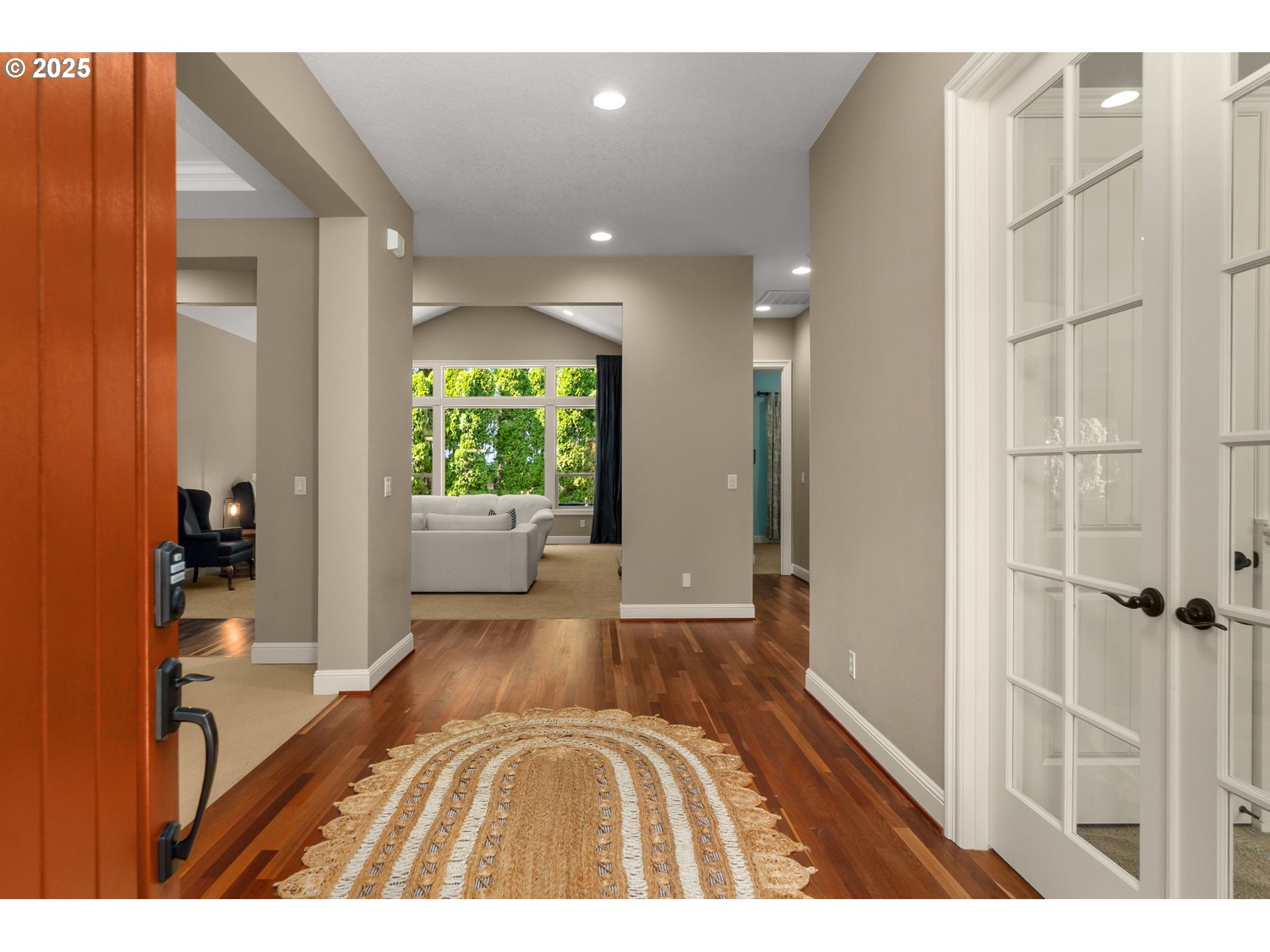 907 NE ADDISON CT