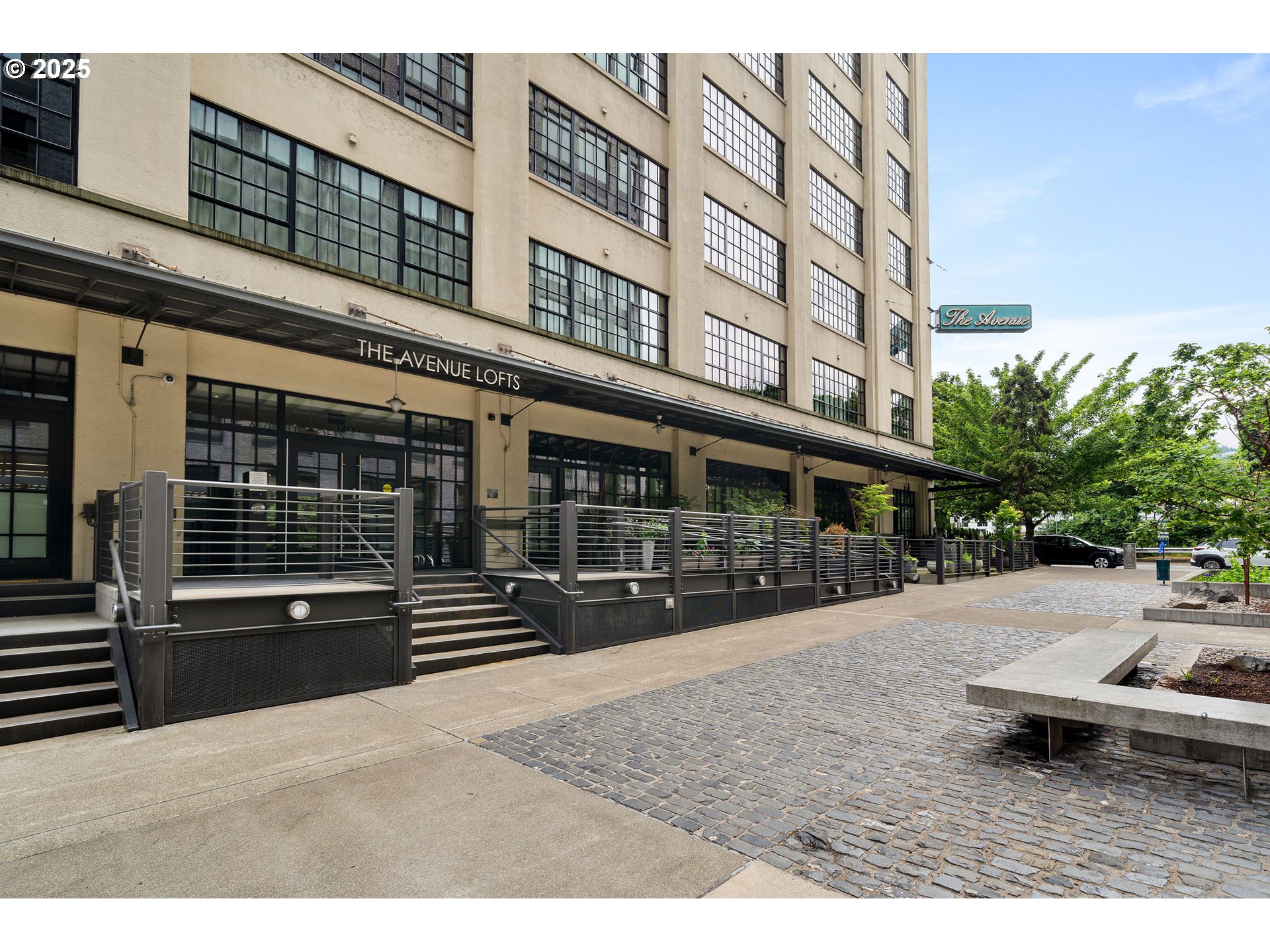 Photo 1 of 34 — 1400 NW IRVING ST 616, Portland, OR 97209