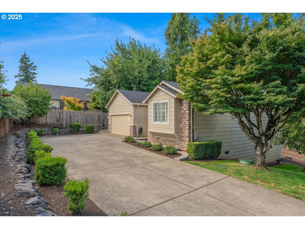 3015 NW VANGUARD PL