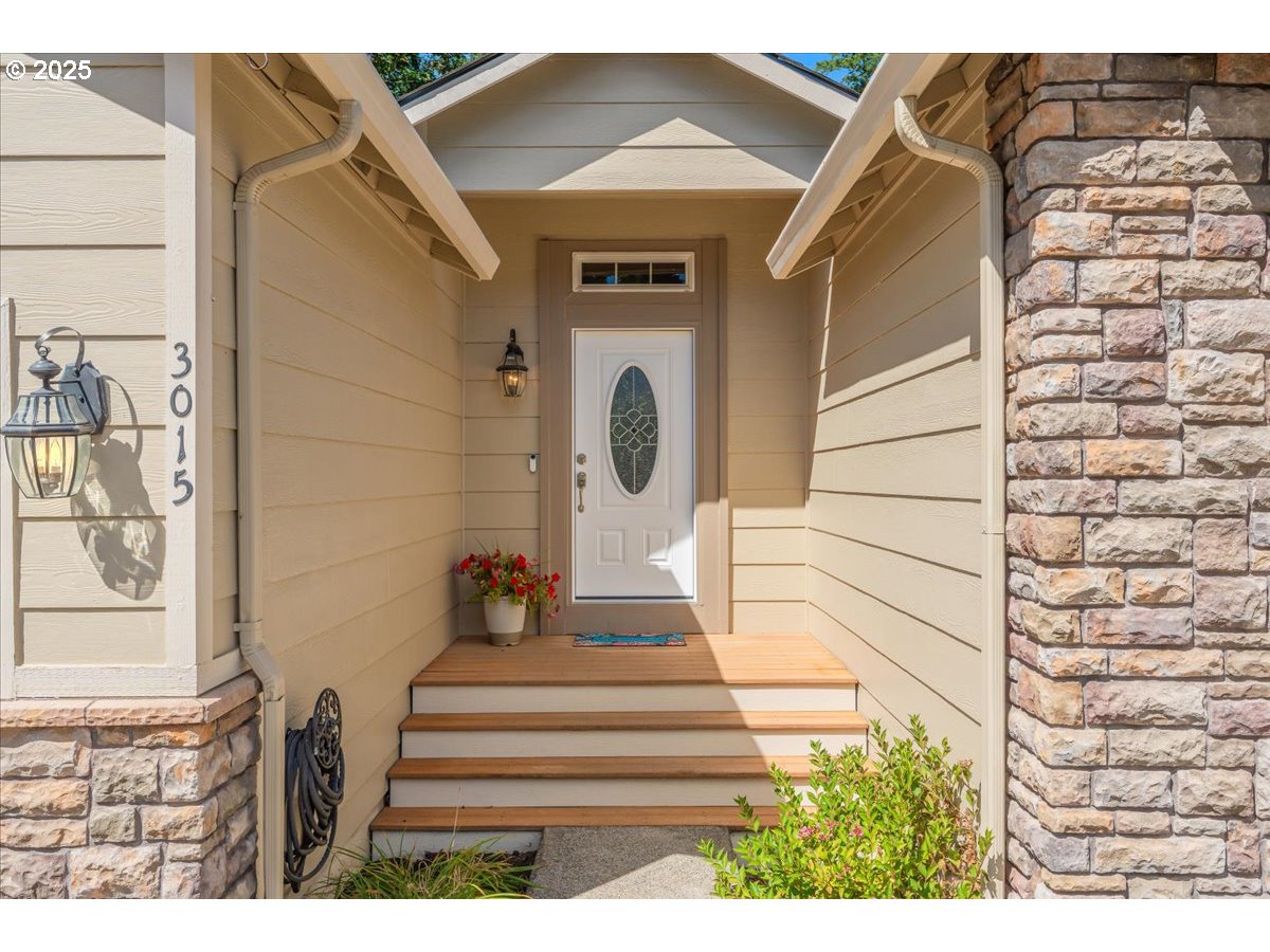3015 NW VANGUARD PL