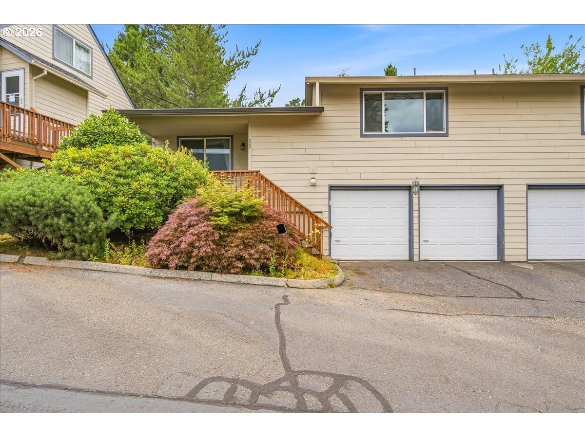 371 NE Village Squire AVE 25