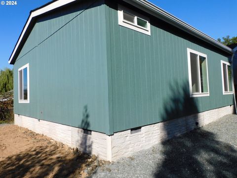 A home in Myrtle Point