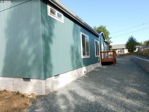 A home in Myrtle Point