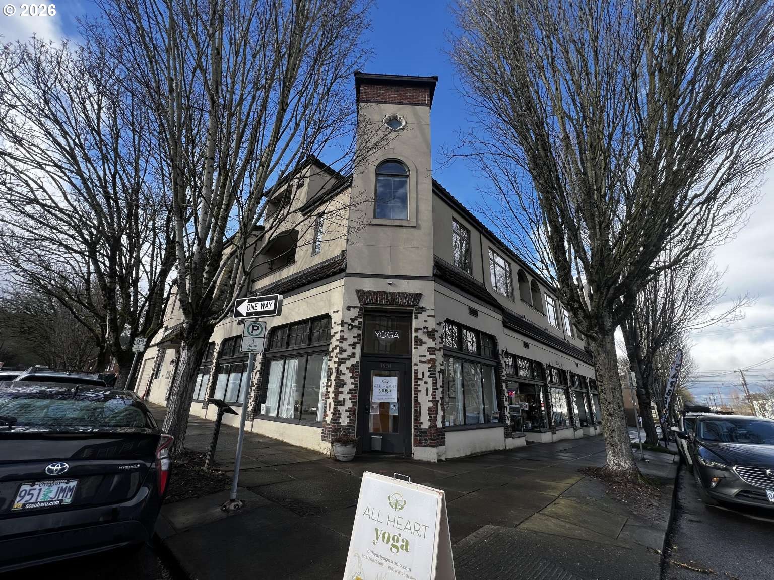 2611 NW UPSHUR ST 207