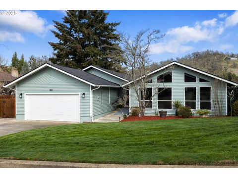 1881 NW Excello Dr, Roseburg, OR 97471 - MLS#: 137668120