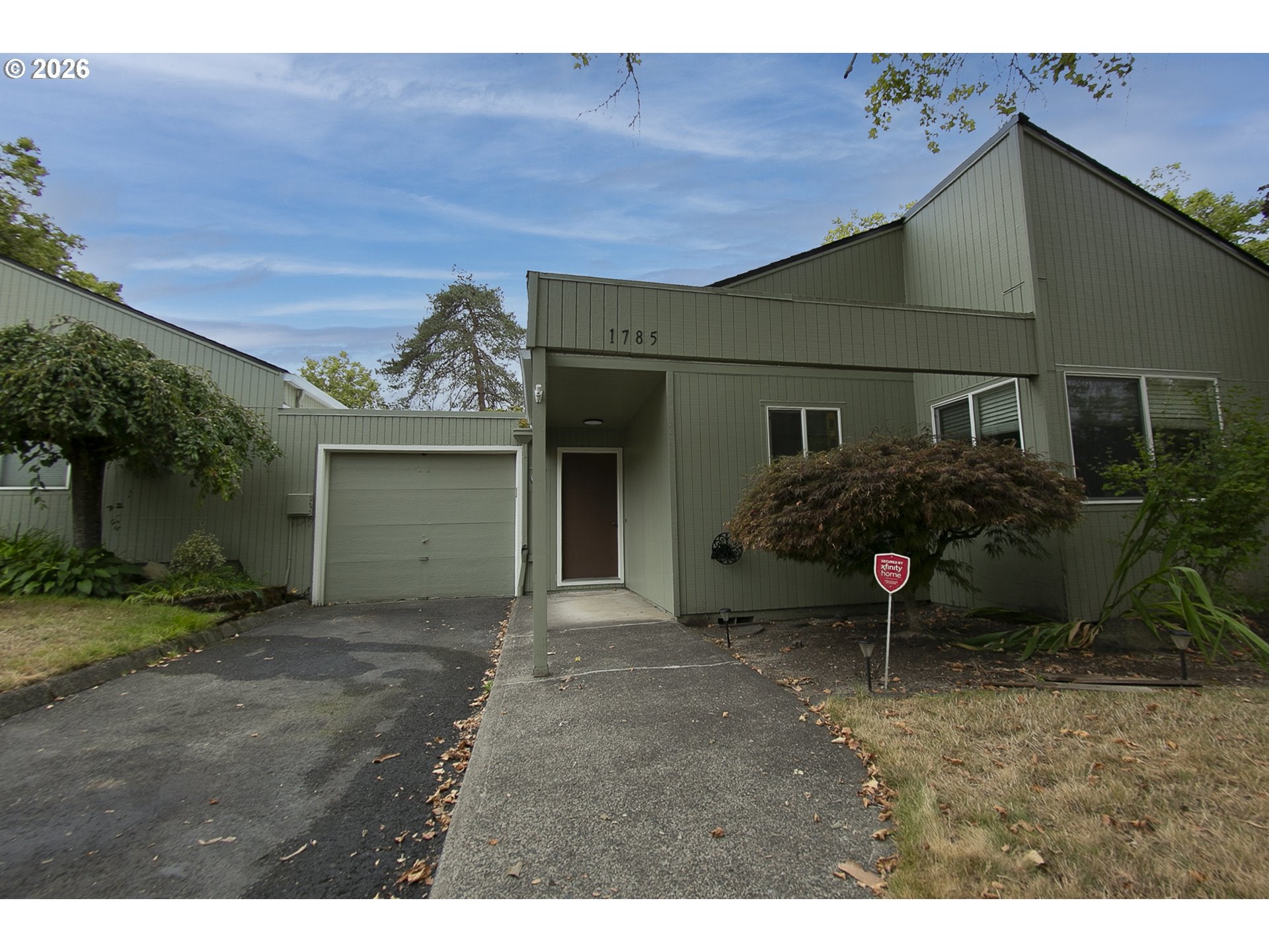 1785 NW ROLLING HILL DR
